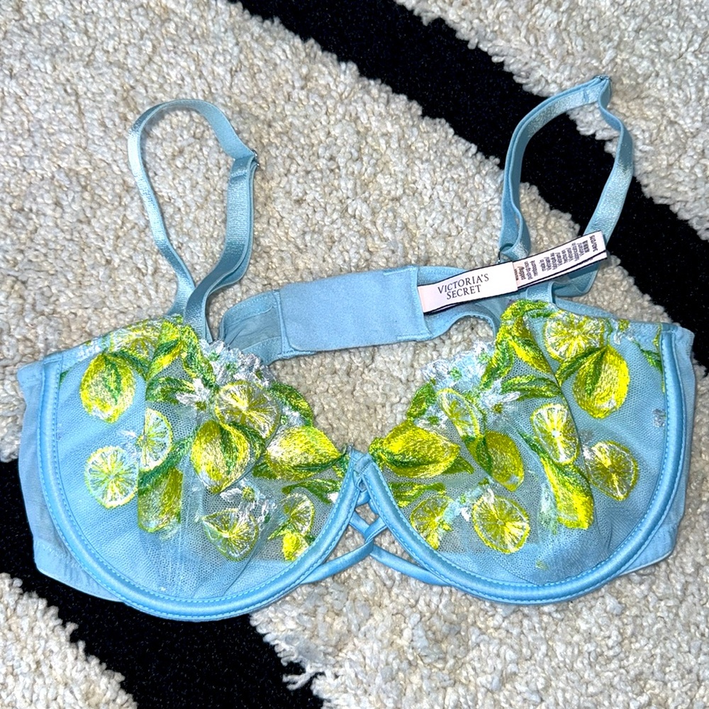 Victoria’s Secret unlined (Lemons) Bra